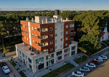 DEPARTAMENTO MODERNO 3 AMBIENTES EN VENTA - PINAMAR - GAS NATURAL, RADIADORES, CENTRO
