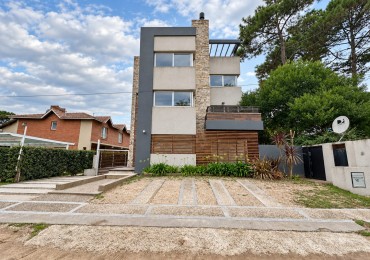 Alquiler de verano Triplex en Pinamar, 5 personas, con pileta, cochera, cerca del centro 