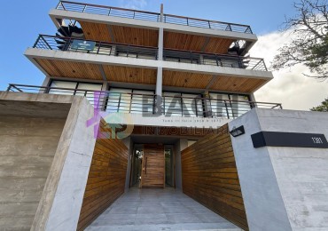 Departamento en Alquiler de verano en Pinamar para 5 personas, con patio con parrilla y cochera cubierta 