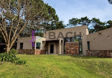 Alquiler temporadio de Casa para 8 personas en Pinamar con psicina, zona alamos