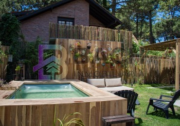 Casa en alquiler semanal para 6 personas en pinamar norte, con pisicina climatizada 