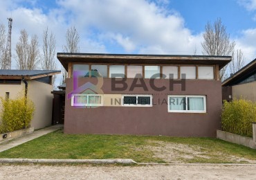 Moderna casa de 3 dormitorios muy luminosa en complejo cerrado a la venta, Pinamar. Complejo Las Palmas - Ostende 