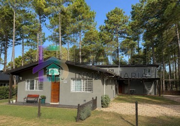 Casa en Venta Pinamar, con un departamento tipo loft, moderna, gas natural, renta